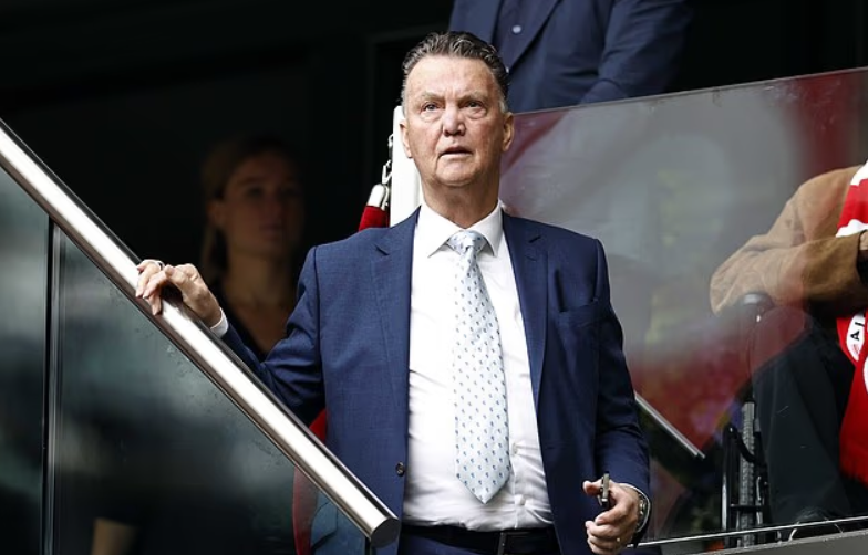 皇冠体育平台-范加尔：曼联是商业而非足球俱乐部，利物浦运行模式值得关注