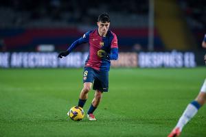 皇冠体育官方平台-每体谈巴萨中场：佩德里和德容位置最稳，第三中场位置竞争激烈