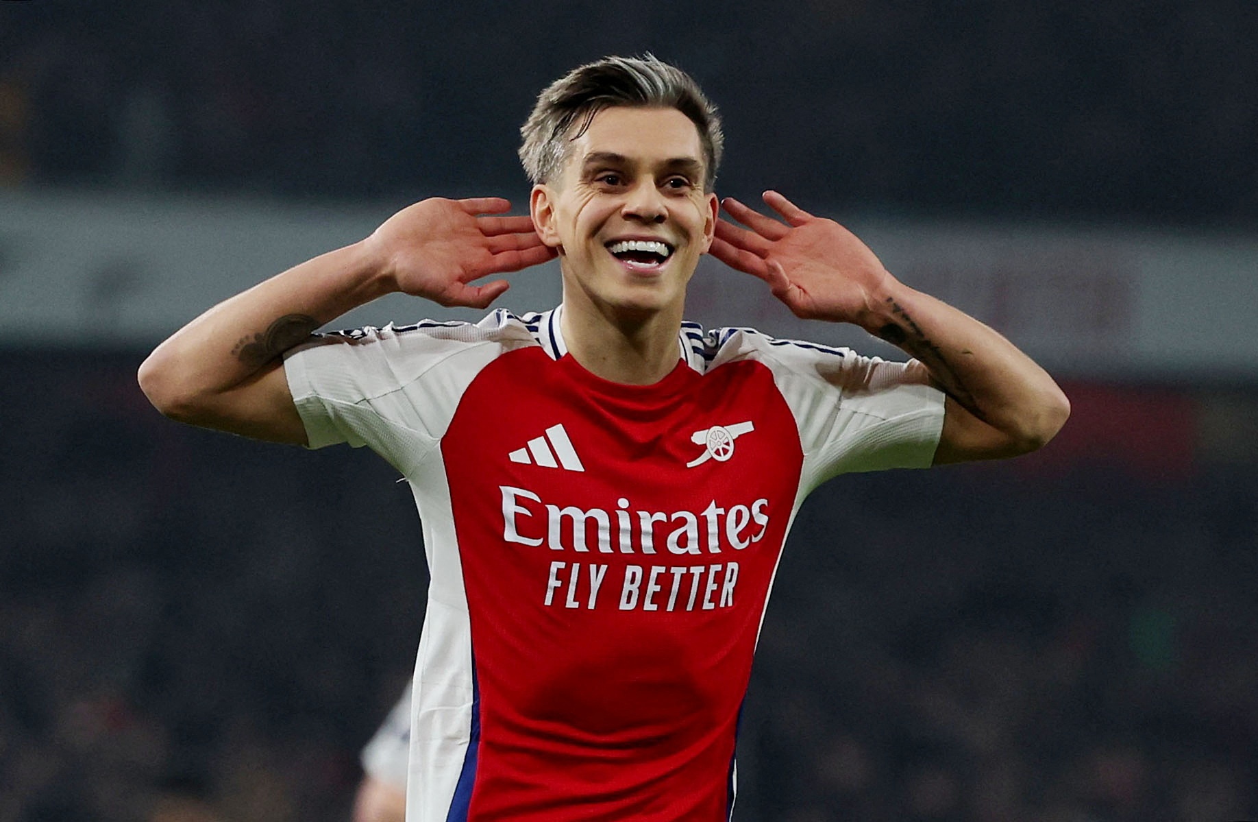 皇冠体育平台-布伦特福德与多特蒙德有意特罗萨德，阿森纳坚持高额转会费立场